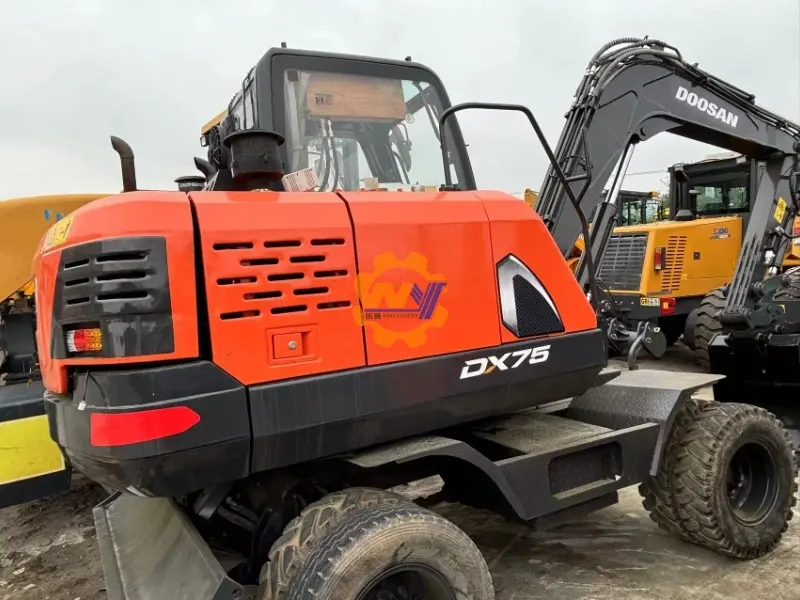 Second Hand Doosan DX75 Mini Wheeled Excavator Competitive Price
